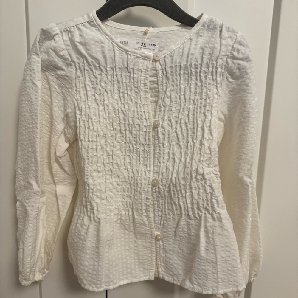 NWT Zara Cream Textured Top. Size Girls 4-5. New w/tags.